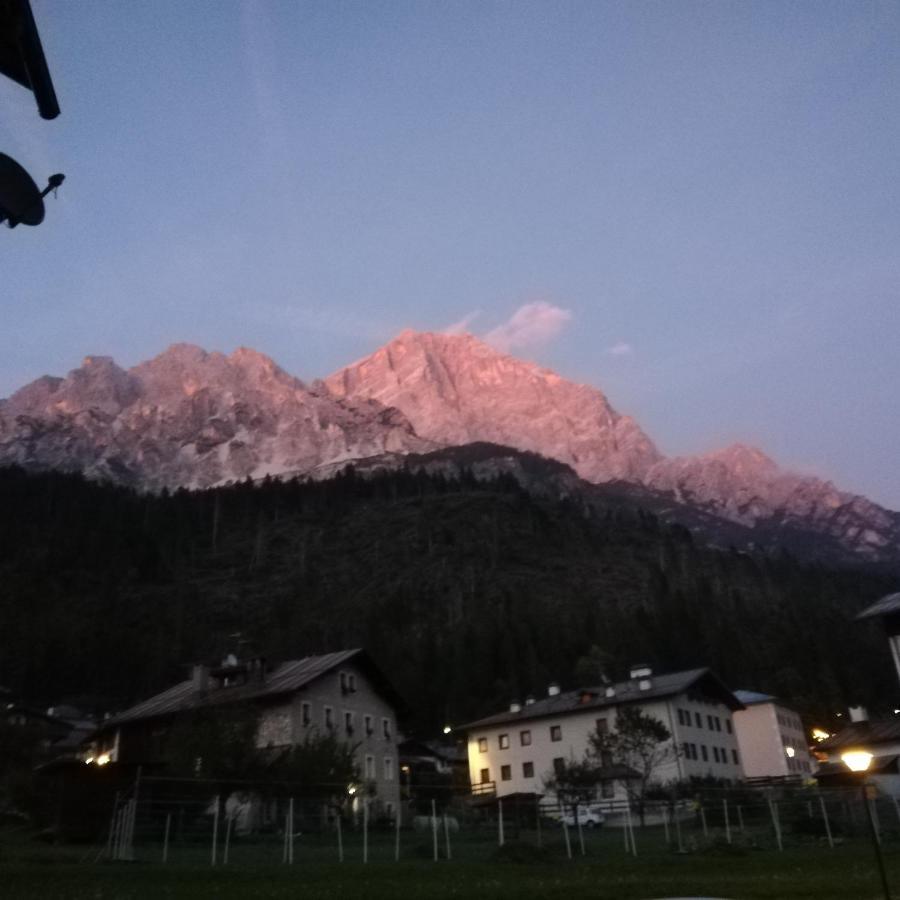 Casa Vacanze Miramonti - Appartamento Con Balcone Con Vista Sulle Dolomiti บอร์กา ดิ คาโดเร ภายนอก รูปภาพ